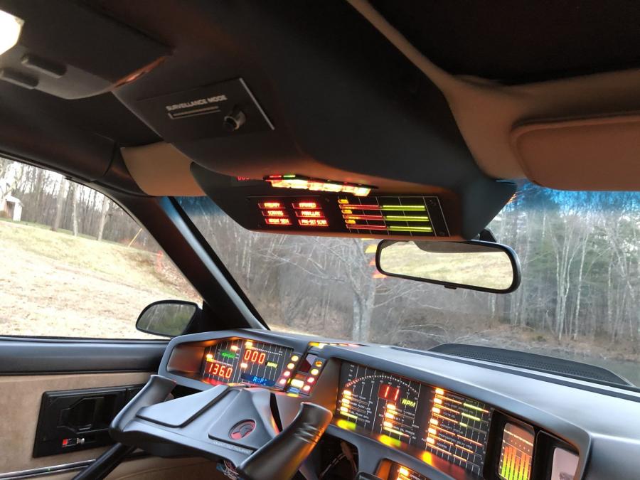 Детали интерьера Pontiac Firebird Trans Am GTA KITT Tribute 1987 года  (фото 69 из 78)